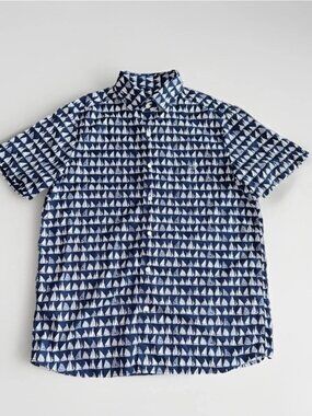 Vineyard Vines Blue and White Casual Button Down Shirt